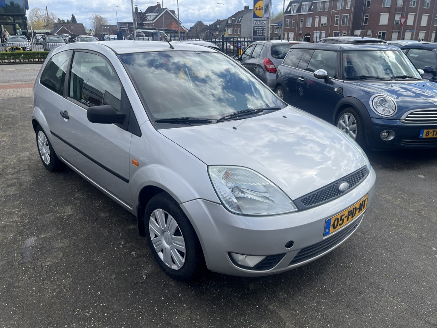 Ford Fiesta 1.3 Futura, NWE APK ! 2004 - voorkant
