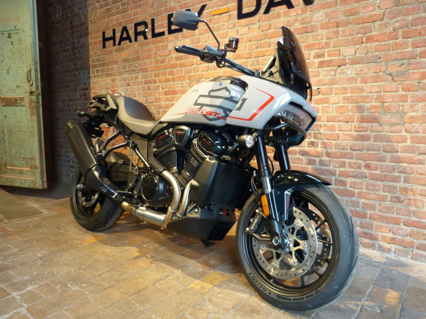 Foto van Harley-davidson Adventure Touring
