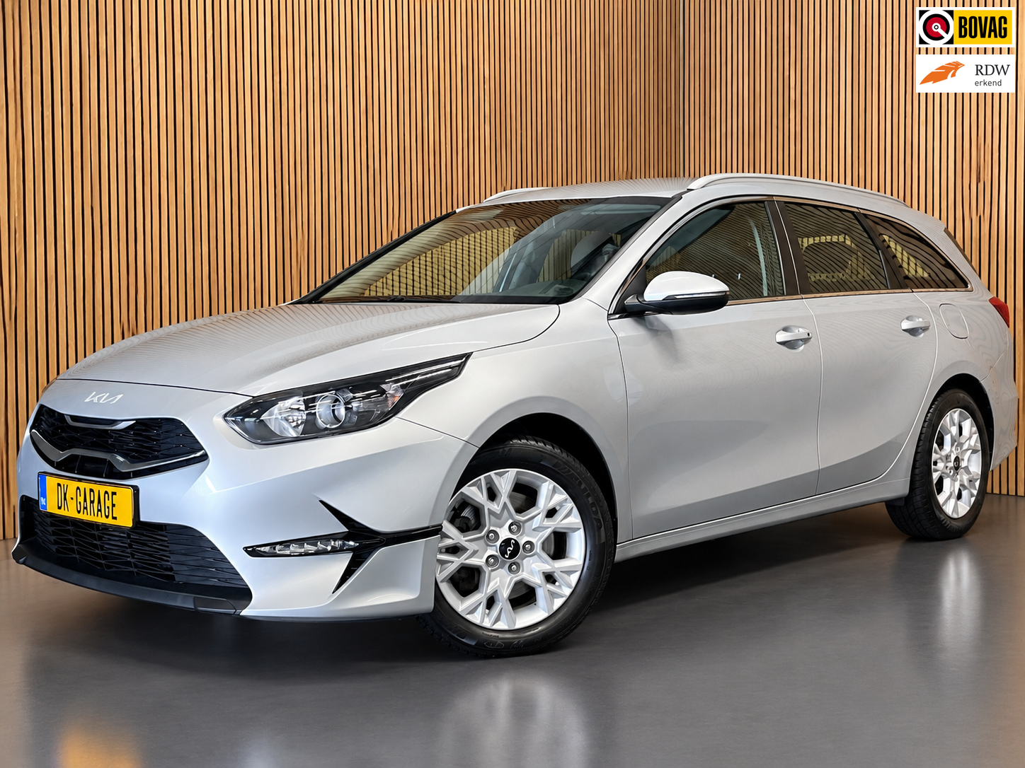 Kia Ceed Sportswagon 1.0 T-GDi DynamicPlusLine|120PK|1/2 LEDER|ANDROID|APPLE CARPLAY|CAMERA|CRUISE|CLIMATE|NAVI|1e EIG|INCL.BTW| 2023 - voorkant