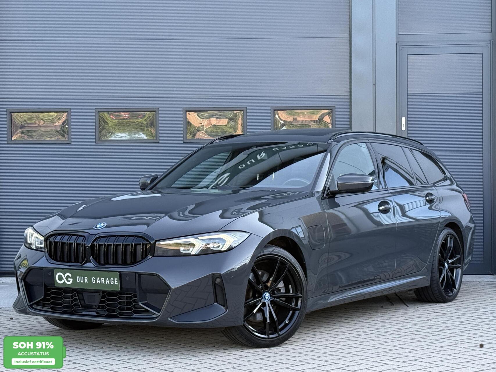 BMW 3-serie Touring 320e xDrive M-Sport|ACC|Pano|Head Up|Trekhaak|19'' 2022 - voorkant