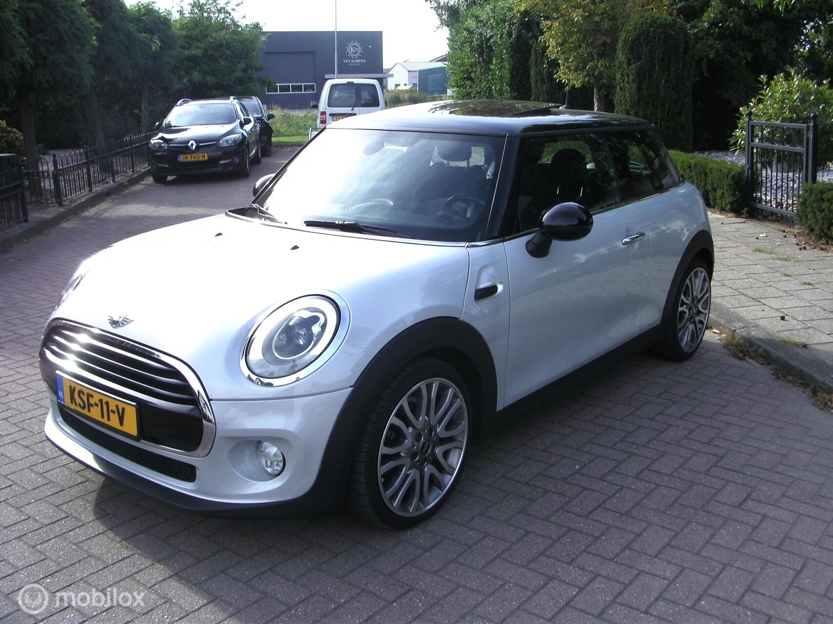 Mini 3-deurs 1.5 Cooper D 98407 KM NAP BOEKJES KOMPLEET 2015 - voorkant