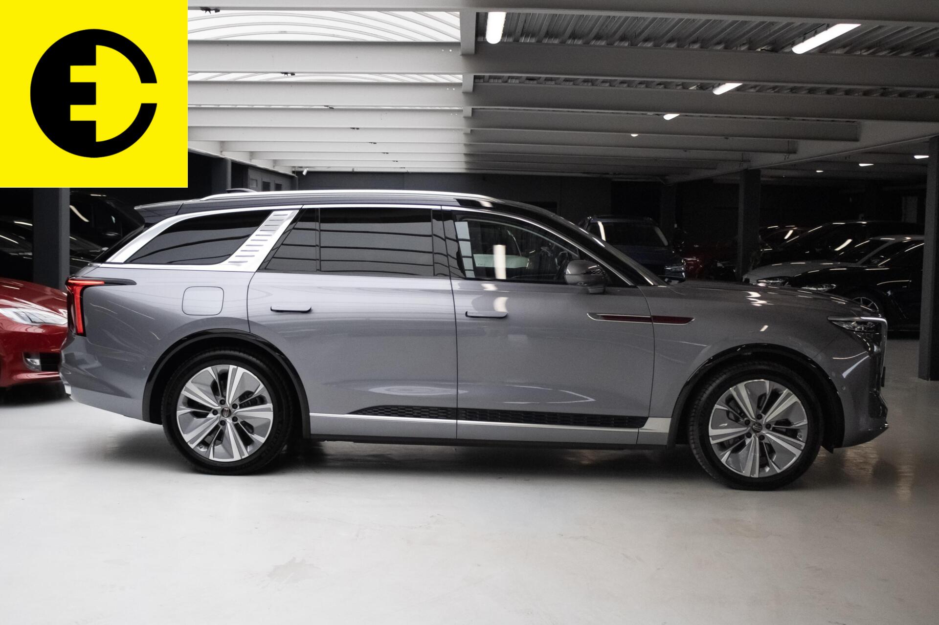 Foto van Hongqi E-hs9