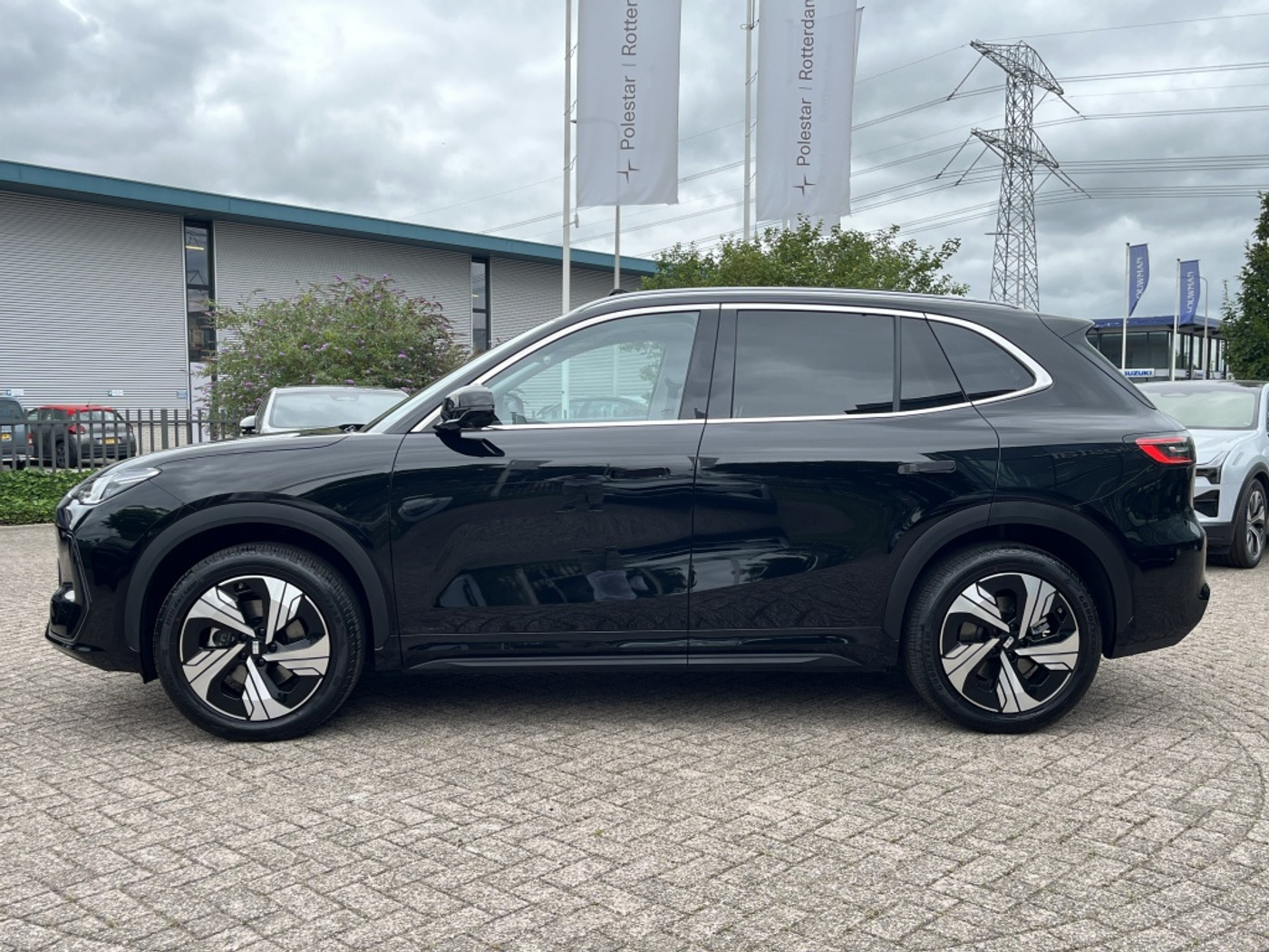 Foto van Geely E5