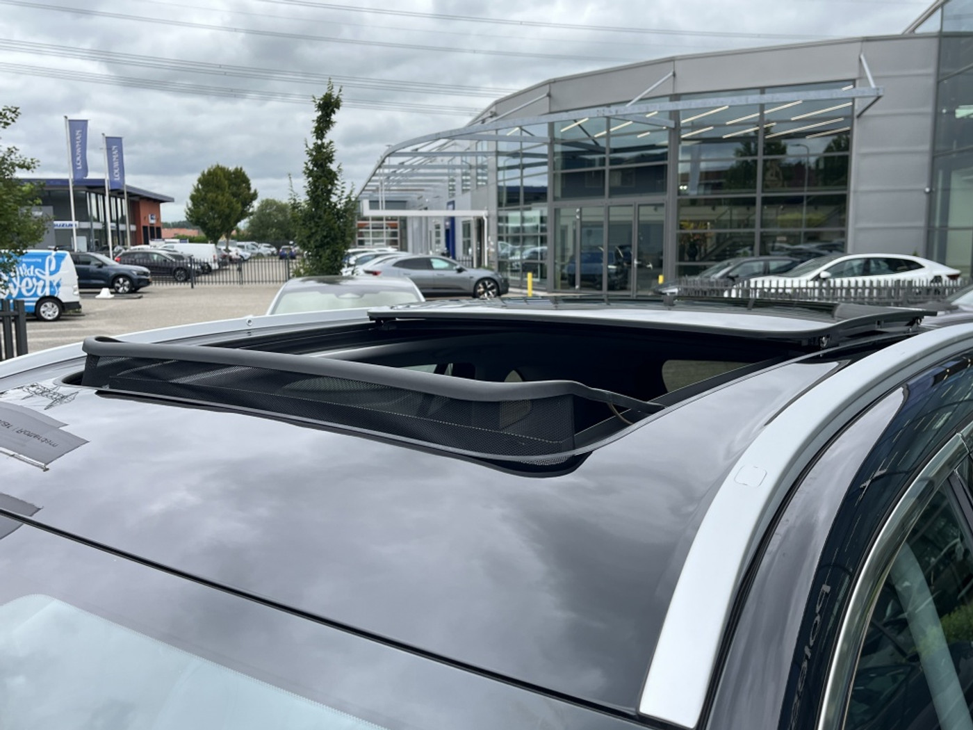 Foto van Geely E5
