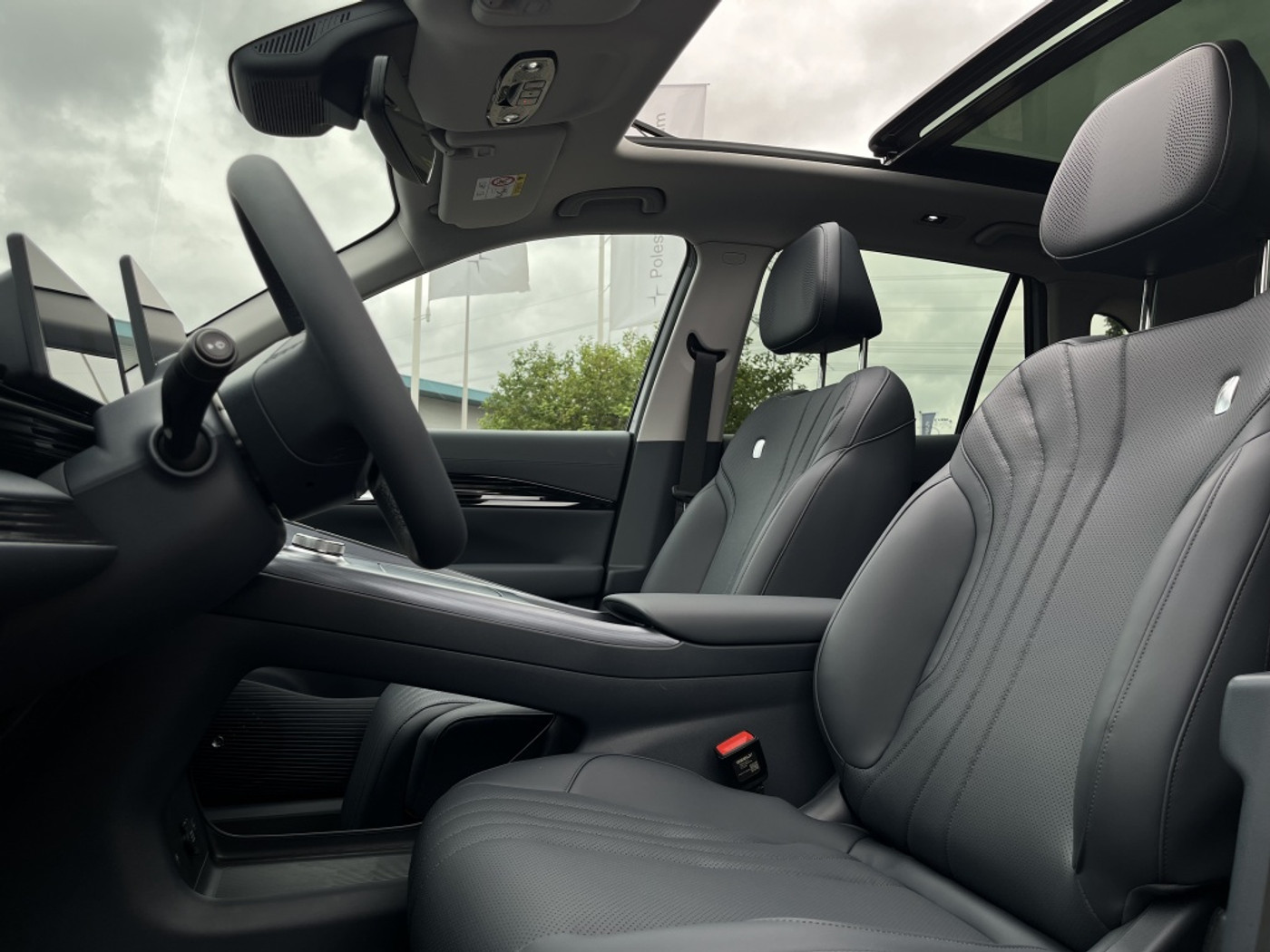 Foto van Geely E5