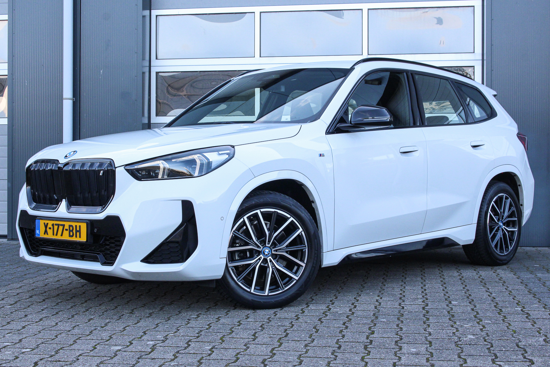 Foto van BMW Ix1 Xdrive30