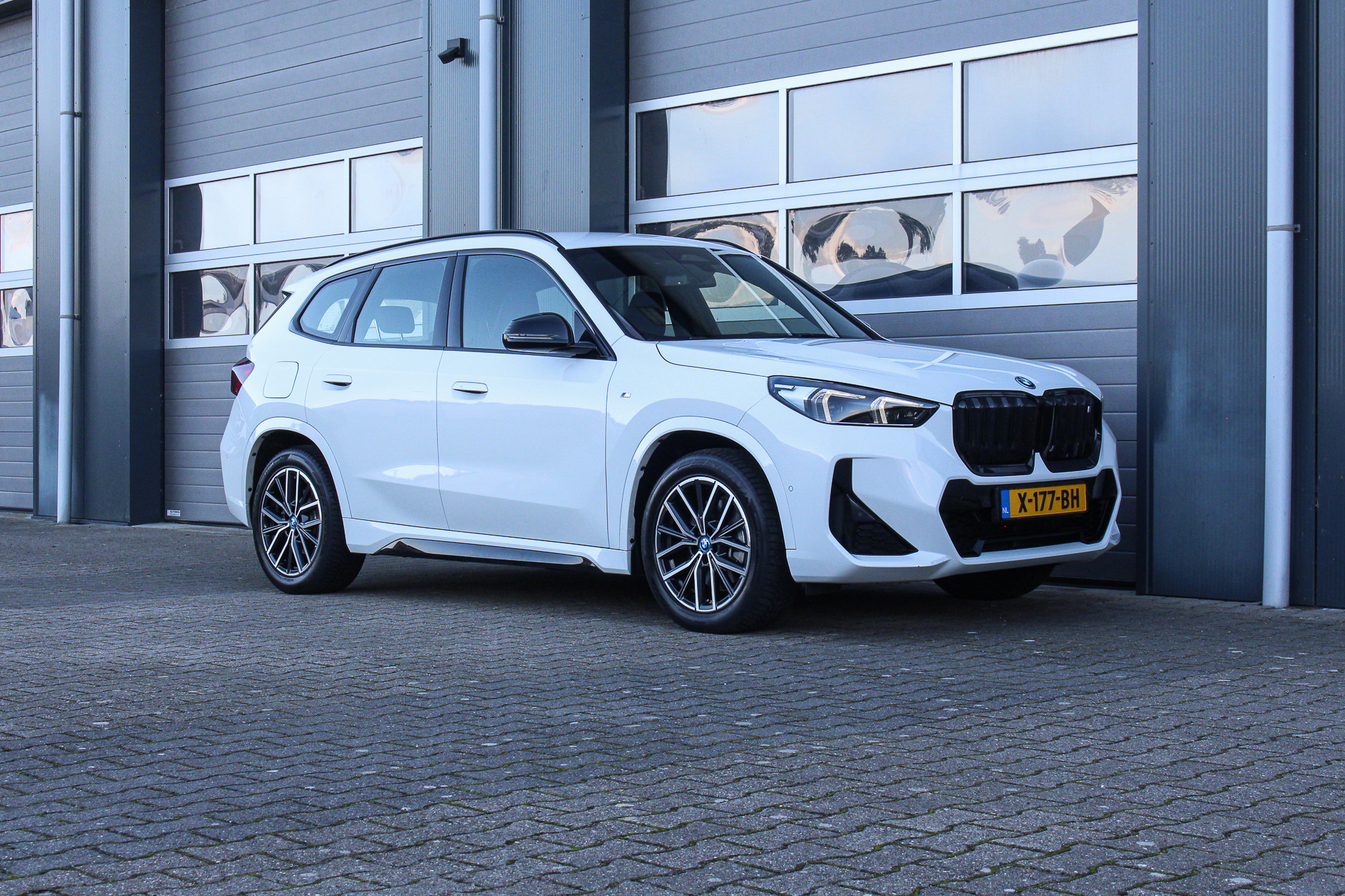 Foto van BMW Ix1 Xdrive30