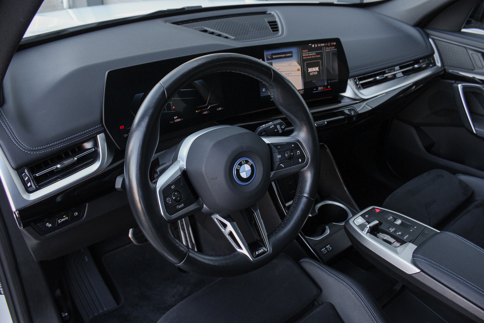 Foto van BMW Ix1 Xdrive30