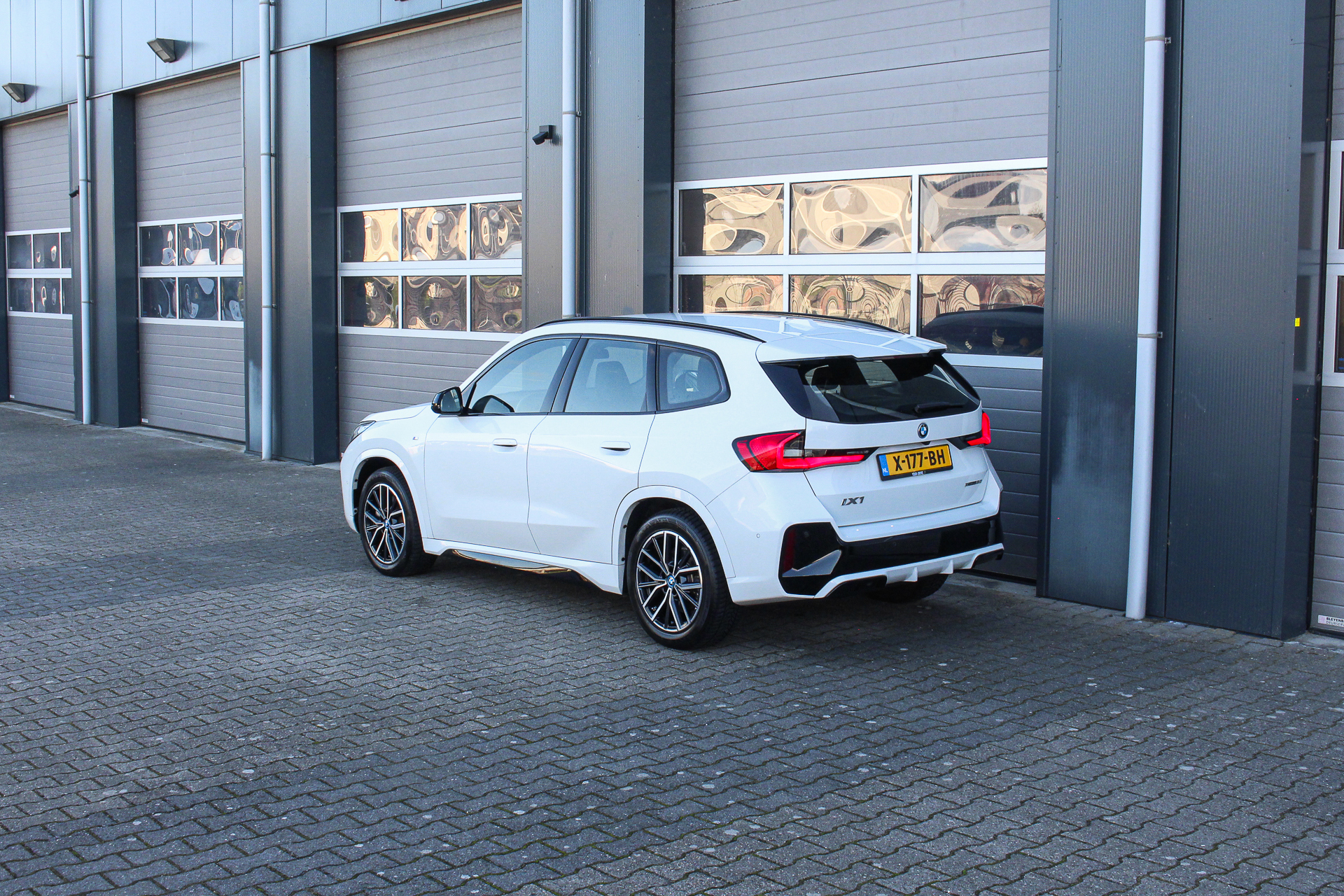 Foto van BMW Ix1 Xdrive30