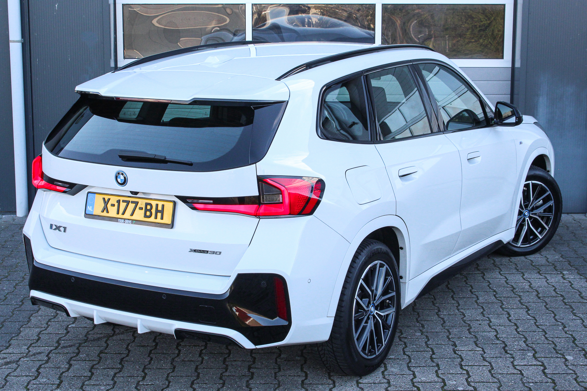 Foto van BMW Ix1 Xdrive30