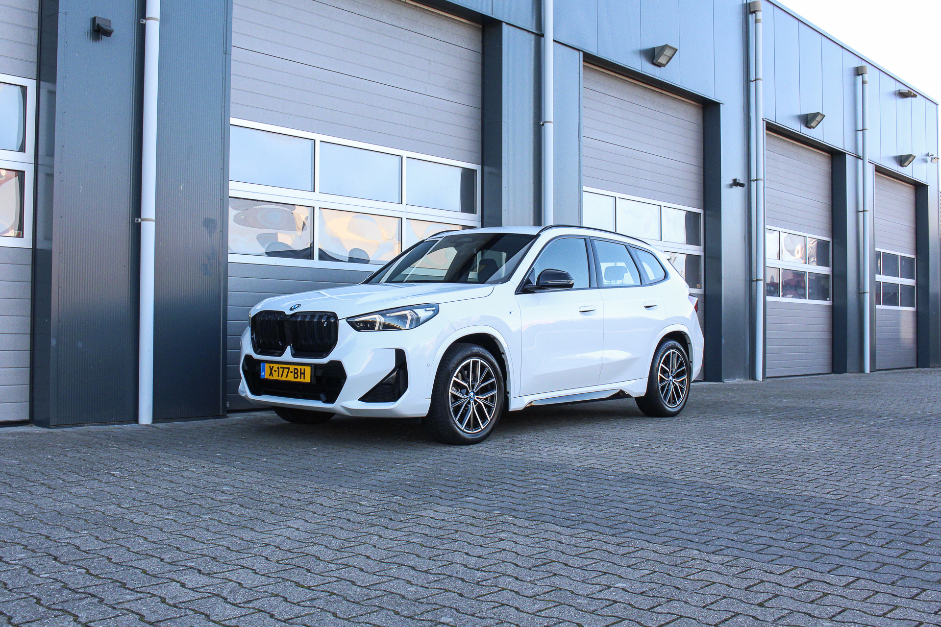 Foto van BMW Ix1 Xdrive30