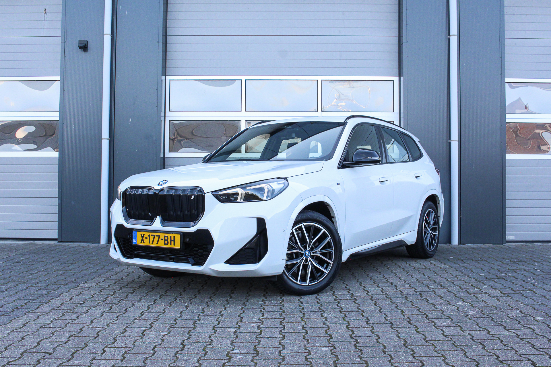 Foto van BMW Ix1 Xdrive30