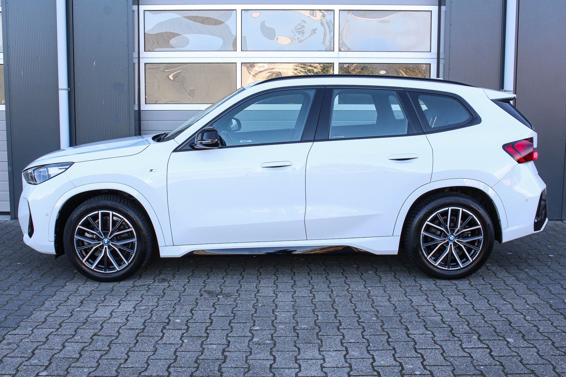 Foto van BMW Ix1 Xdrive30