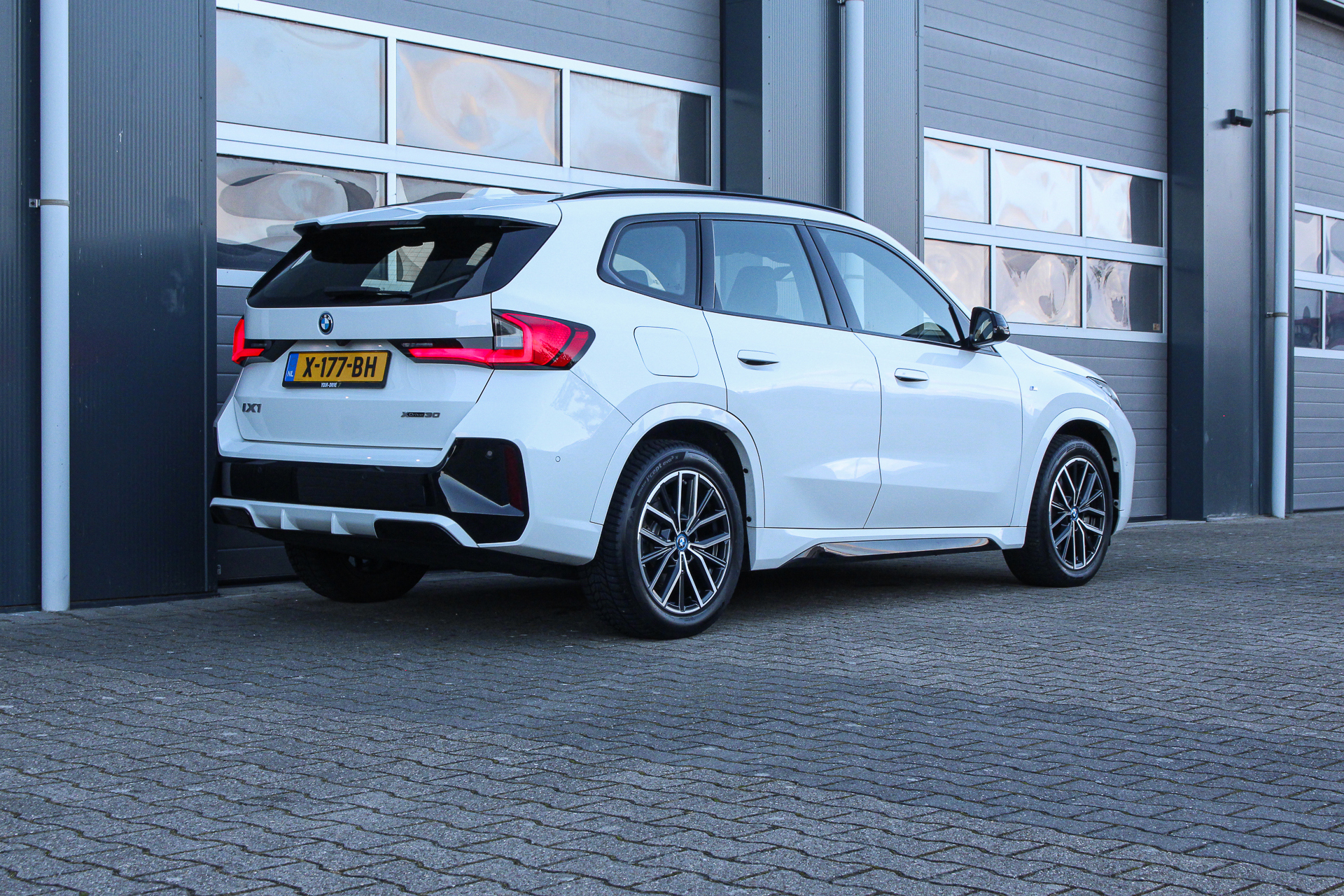 Foto van BMW Ix1 Xdrive30