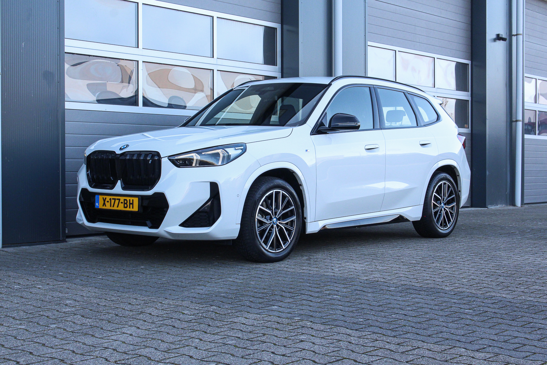 Foto van BMW Ix1 Xdrive30