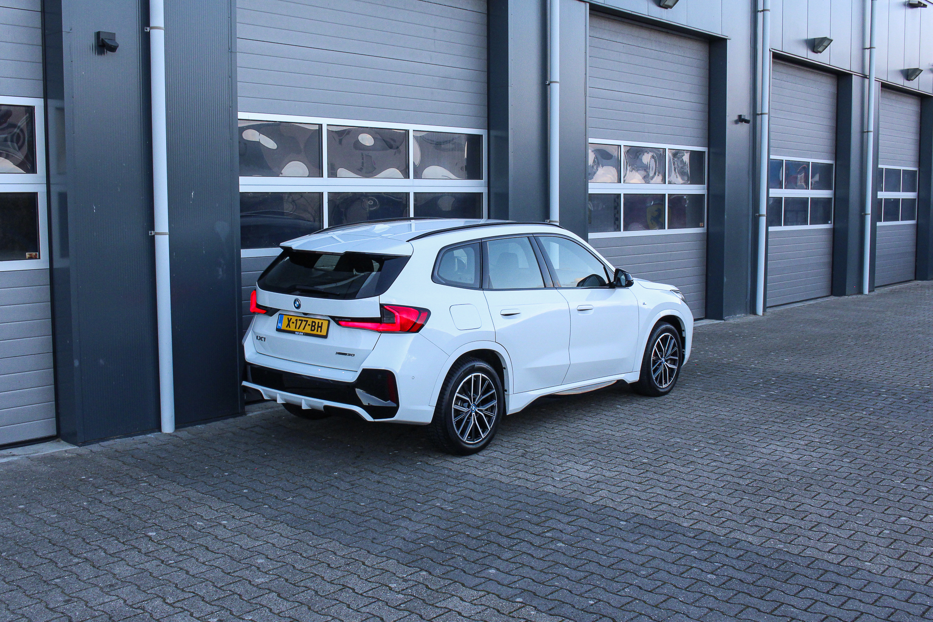 Foto van BMW Ix1 Xdrive30