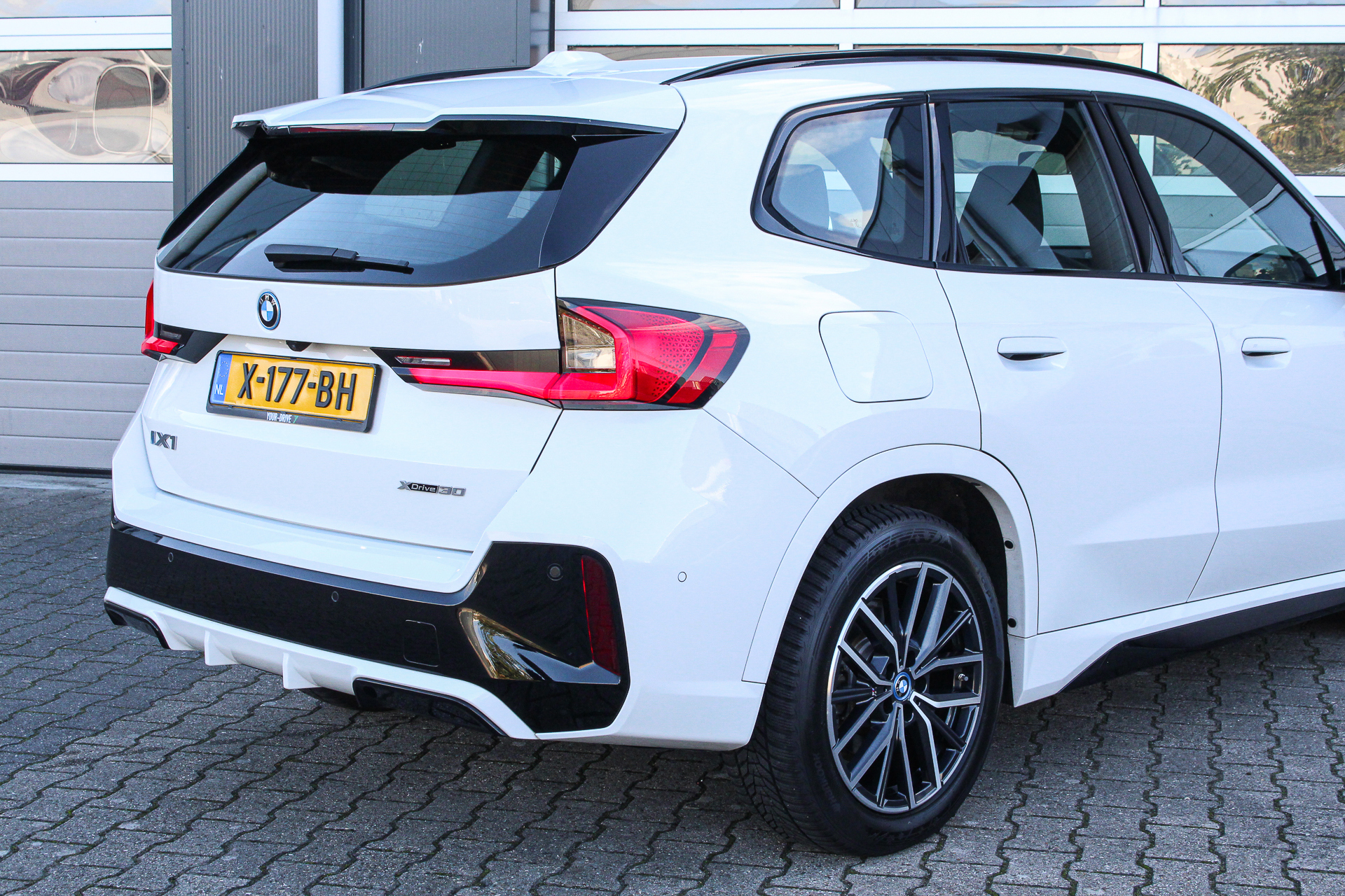 Foto van BMW Ix1 Xdrive30