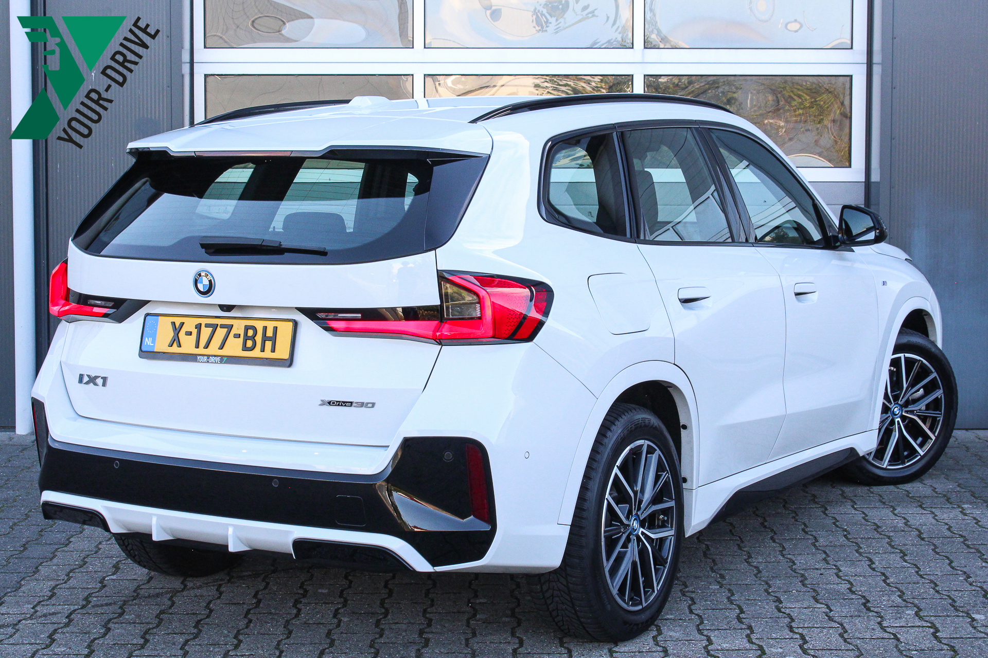 Foto van BMW Ix1 Xdrive30