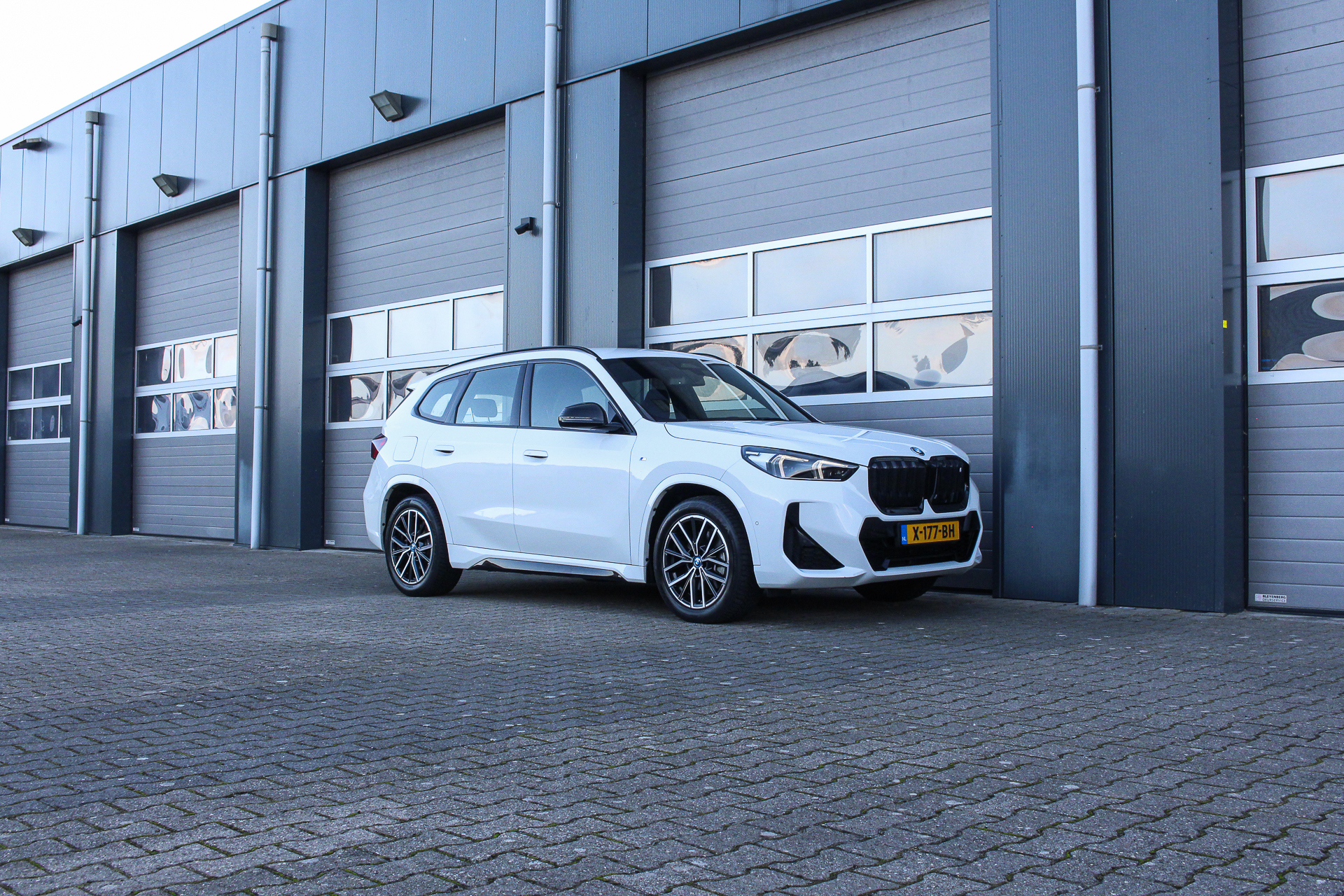 Foto van BMW Ix1 Xdrive30