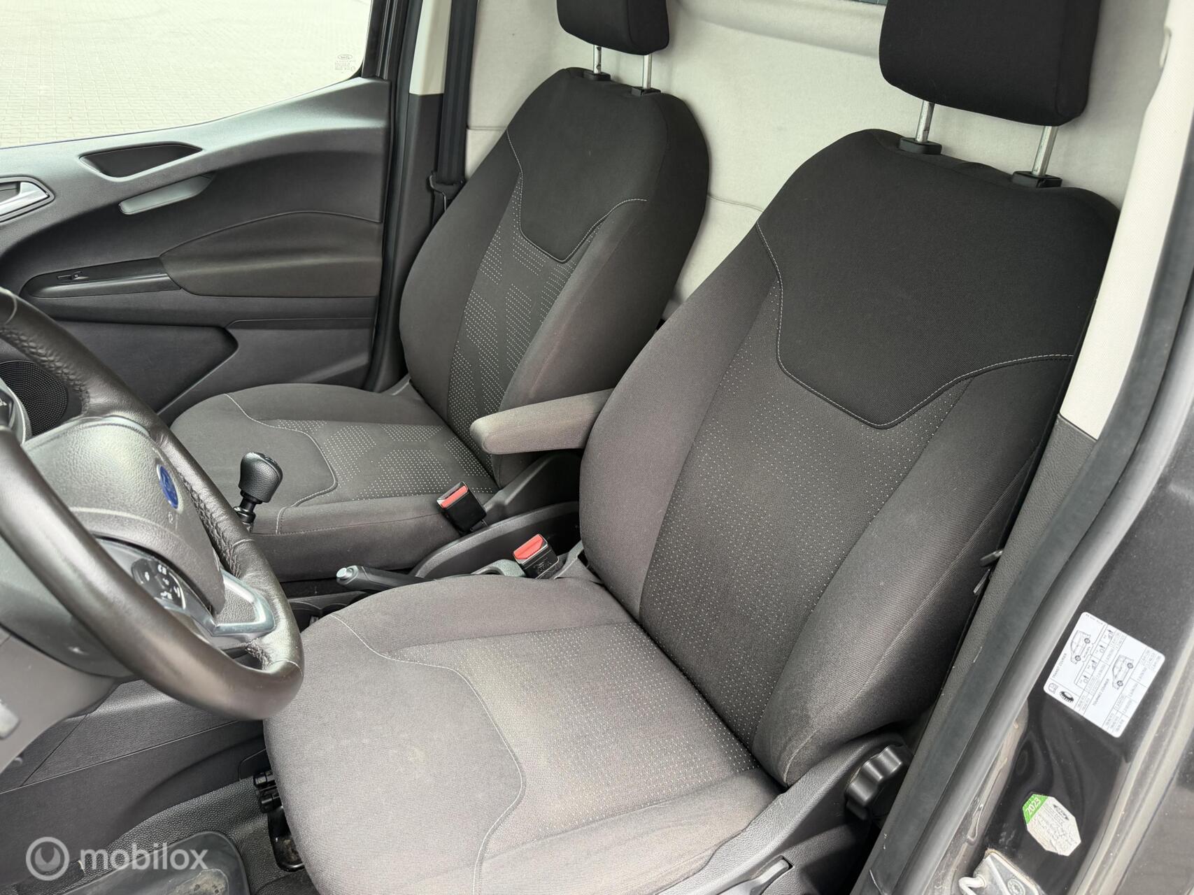 Foto van Ford Transit Courier