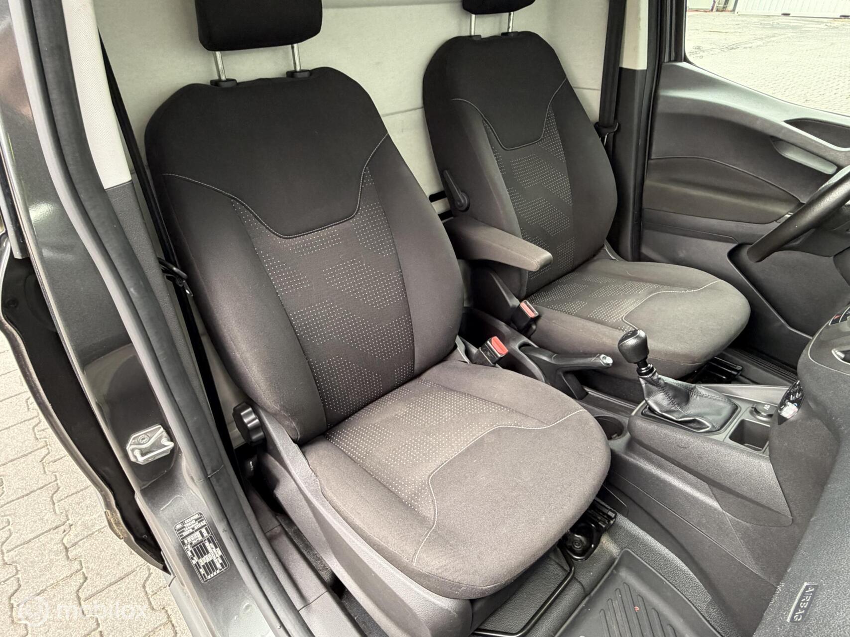 Foto van Ford Transit Courier