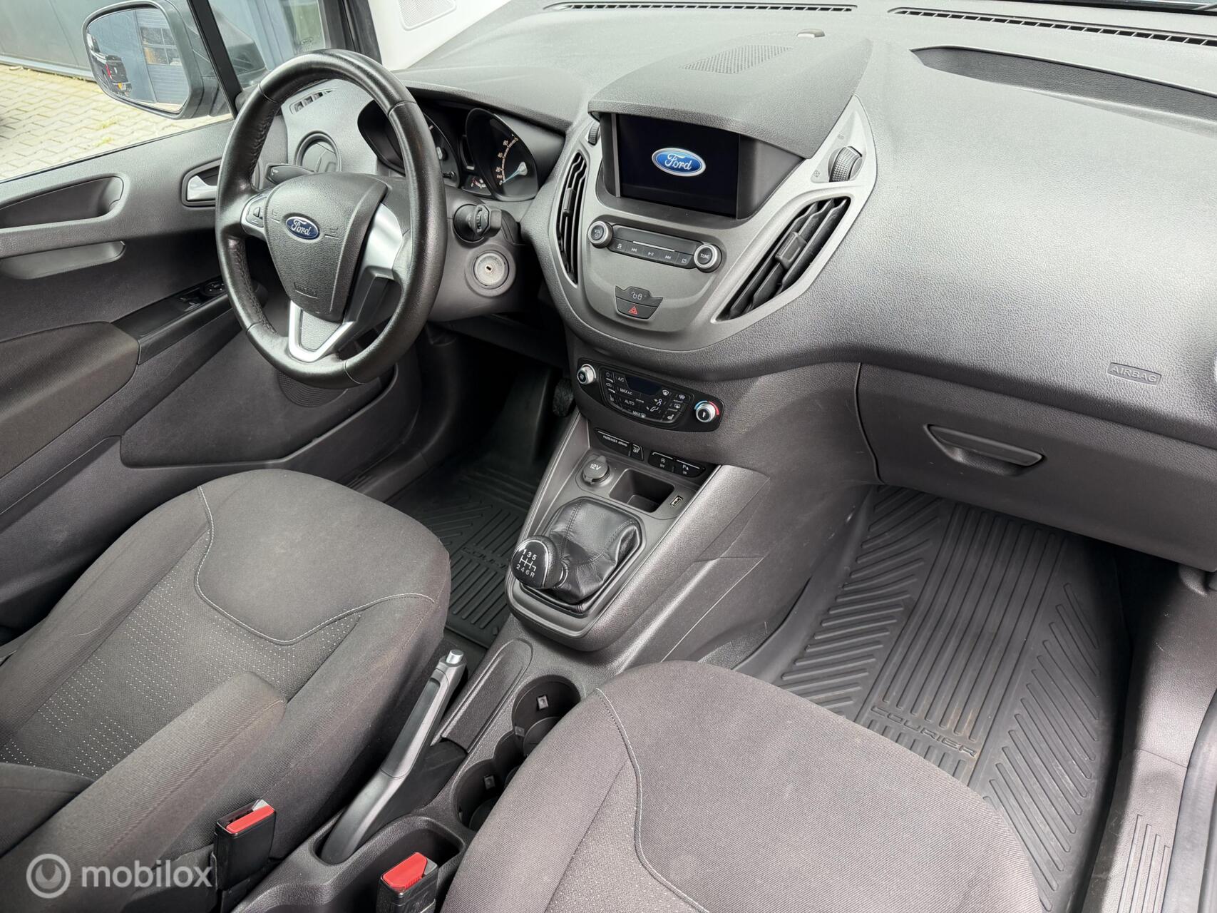 Foto van Ford Transit Courier