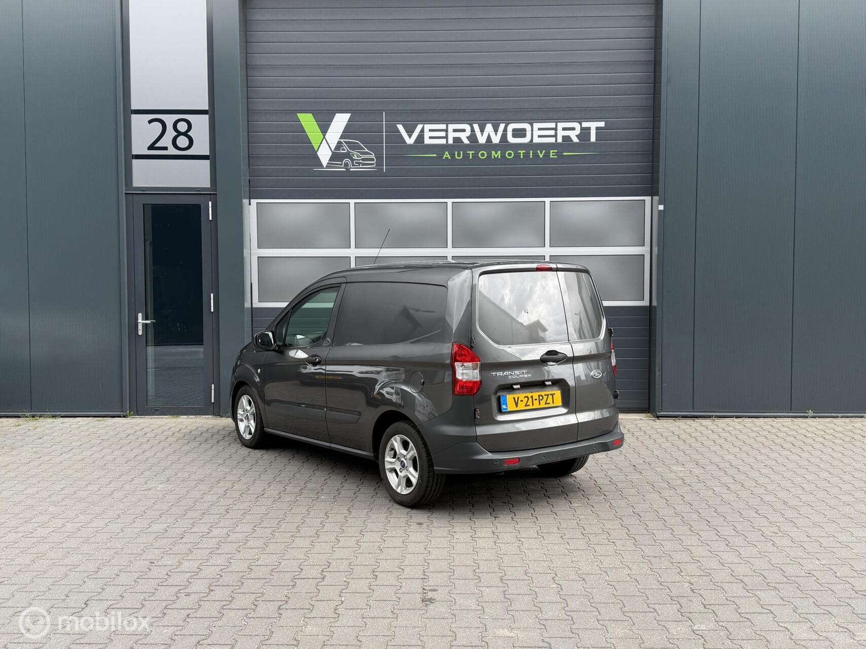 Foto van Ford Transit Courier