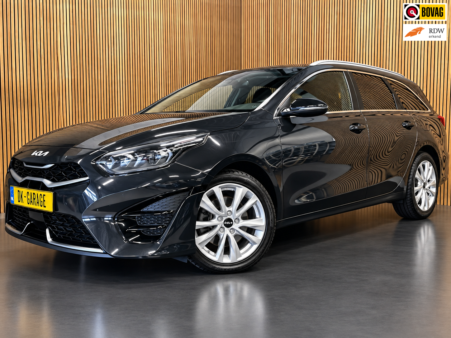 Kia Ceed Sportswagon 1.5 T-GDi GT-Line|160PK|AUTOMAAT|ACC|DIGITAL|KEYLESS|JBL|CARPLAY|ANDROID|STOEL+STUURVERW|CAMERA|CRUISE+CLIMA| 2024 - voorkant
