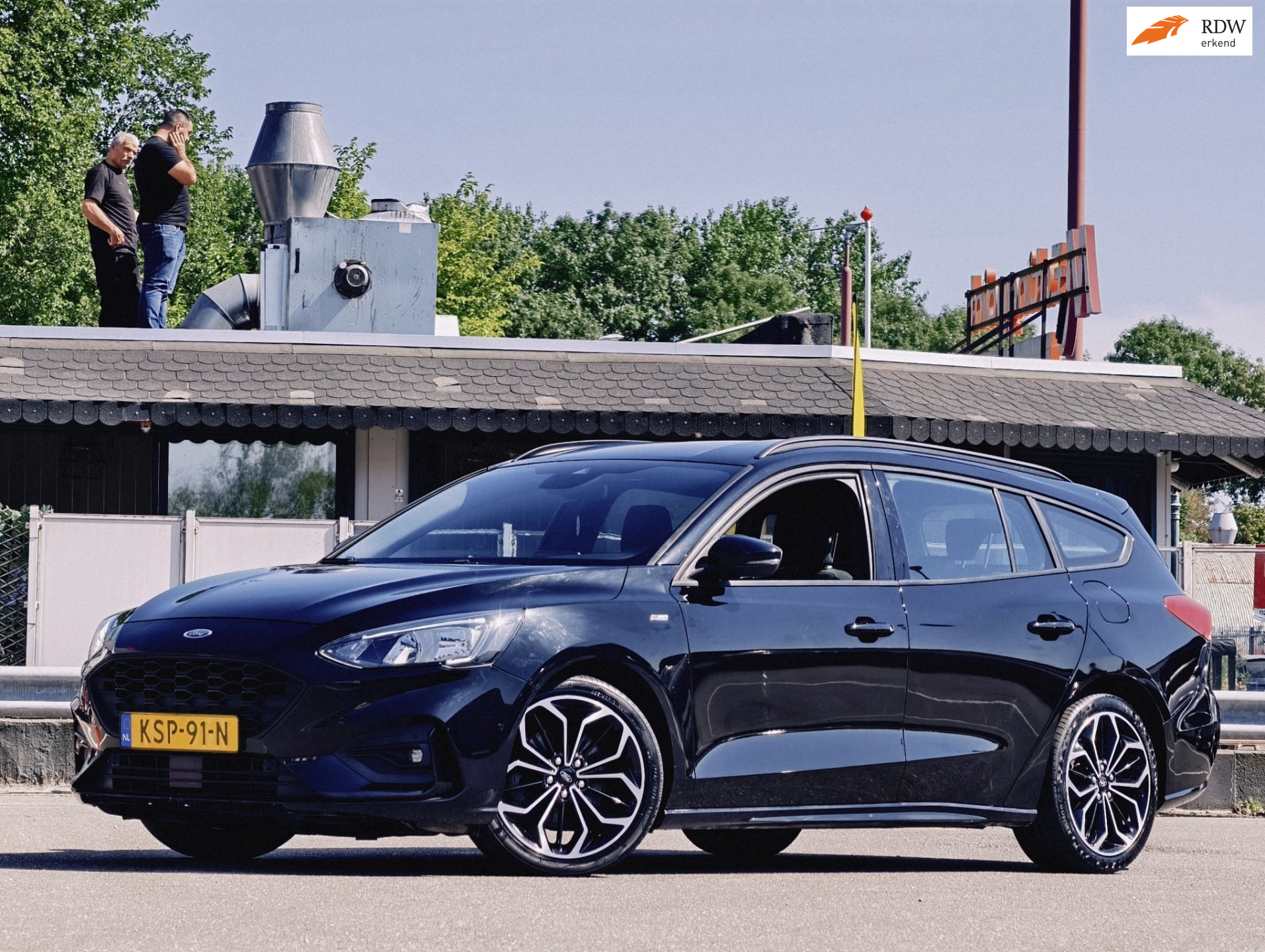Ford Focus Wagon 1.0 EcoBoost ST-LINE-NAVI-APPLE CARPLAY 2019 - voorkant