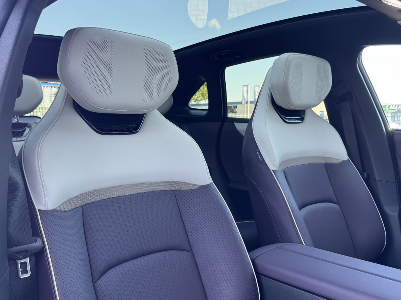 Foto van Mazda Cx-6e