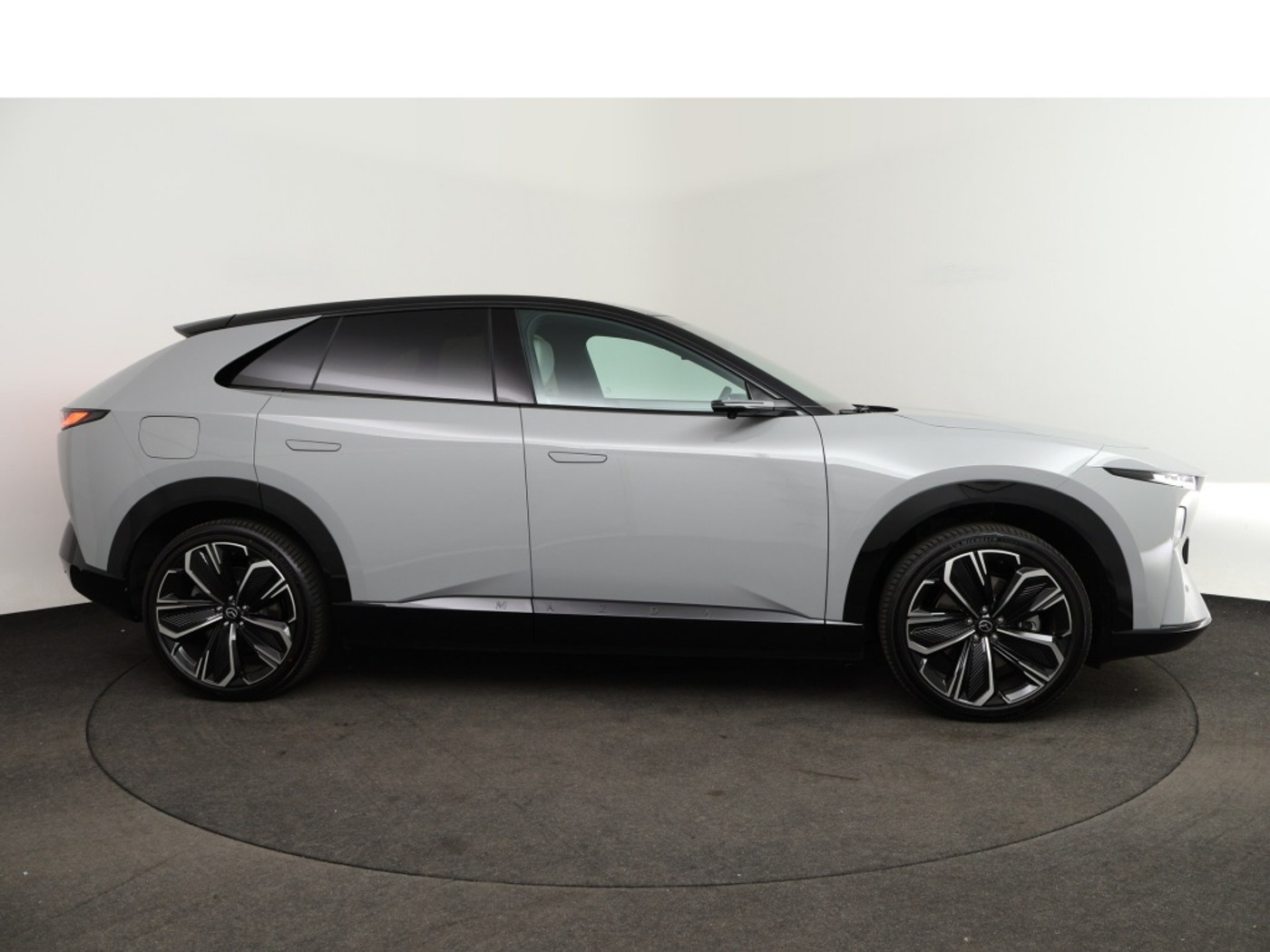 Foto van Mazda Cx-6e