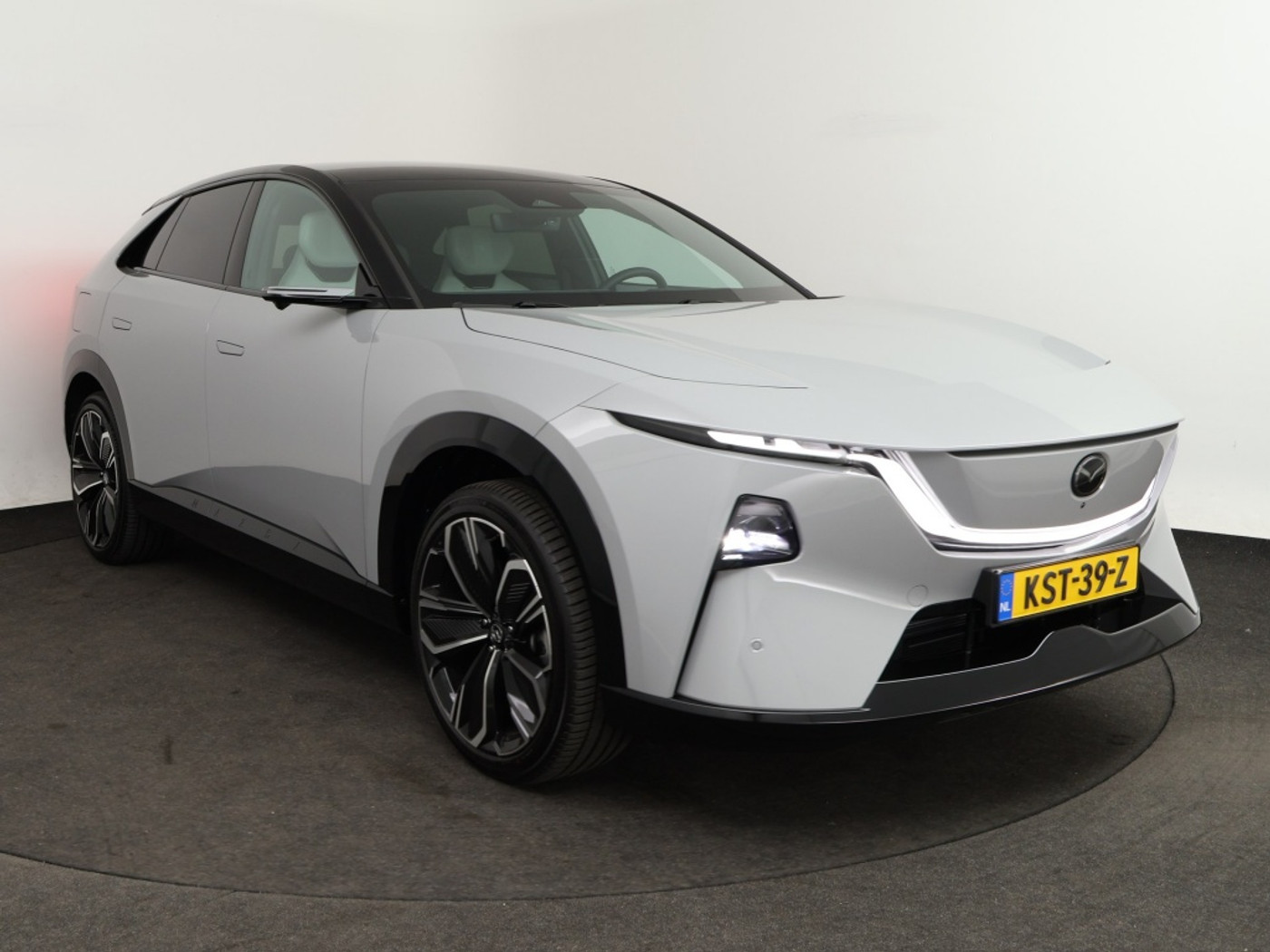 Foto van Mazda Cx-6e