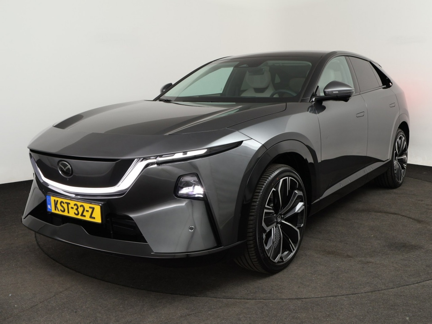 Mazda Cx-6e Takumi 258pk 78kWh | Maztex leder | *DEMO* 2026 - voorkant