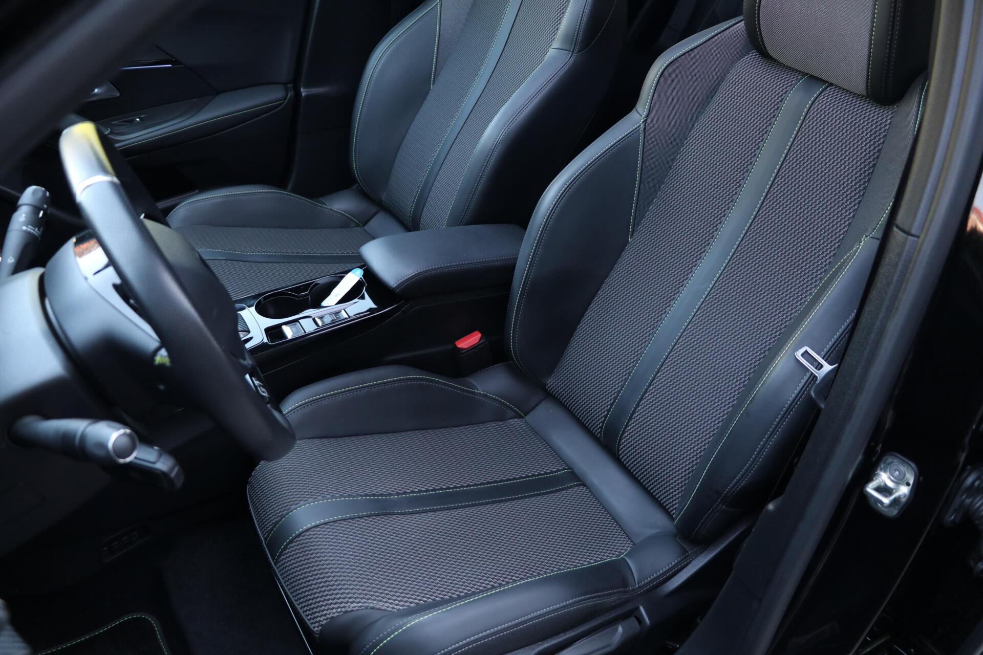 Foto van Peugeot E-2008