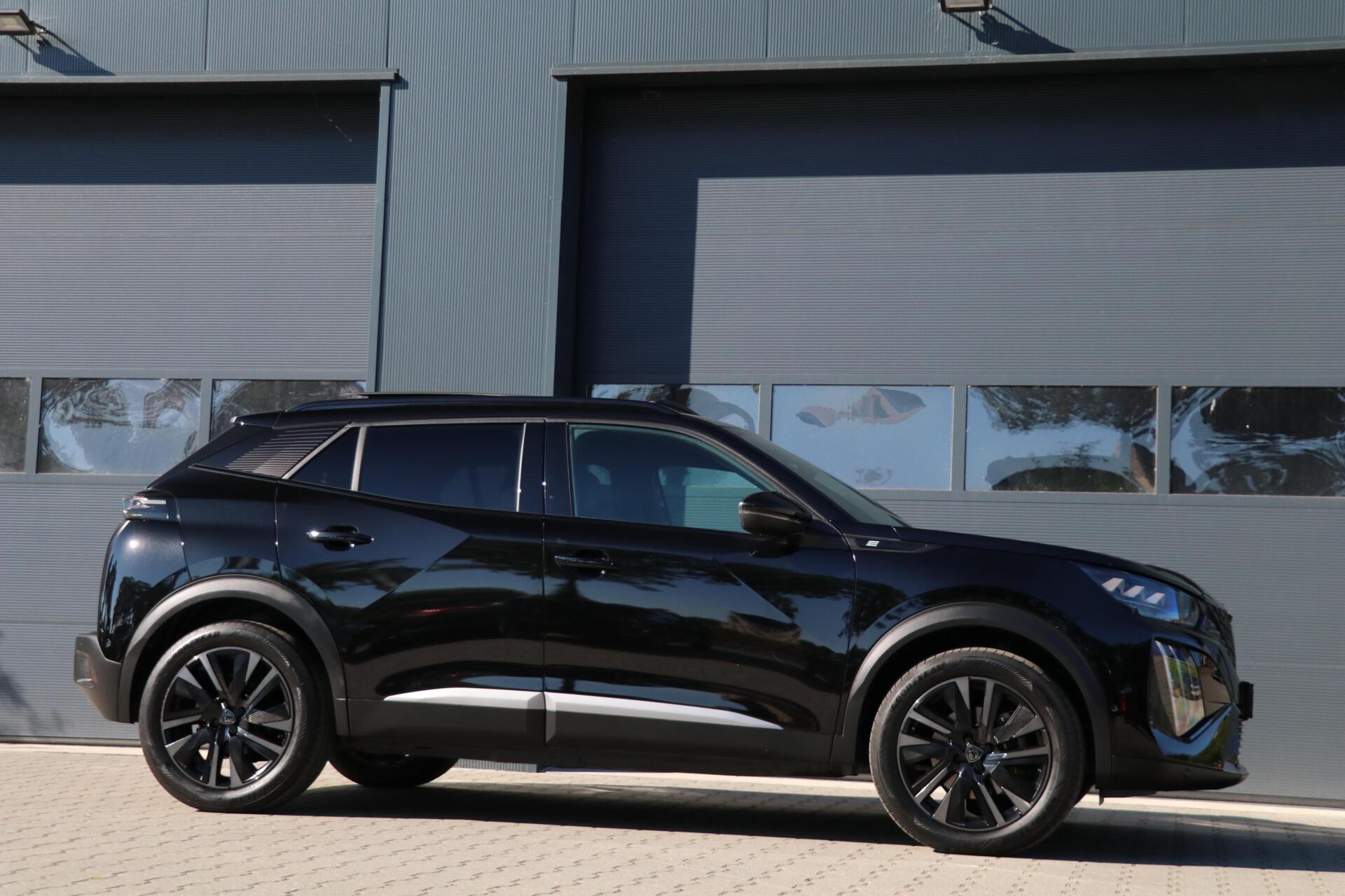 Foto van Peugeot E-2008