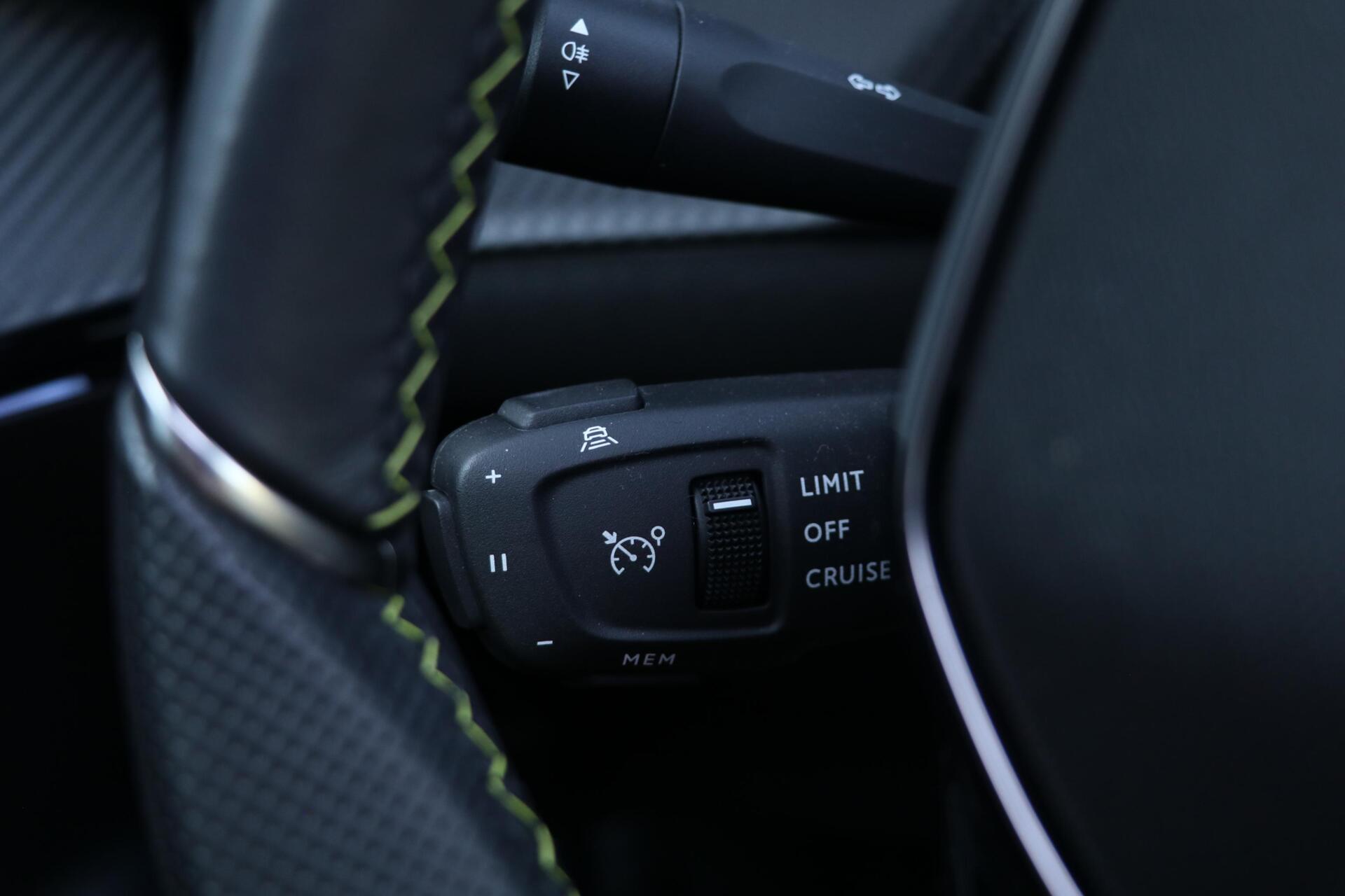 Foto van Peugeot E-2008