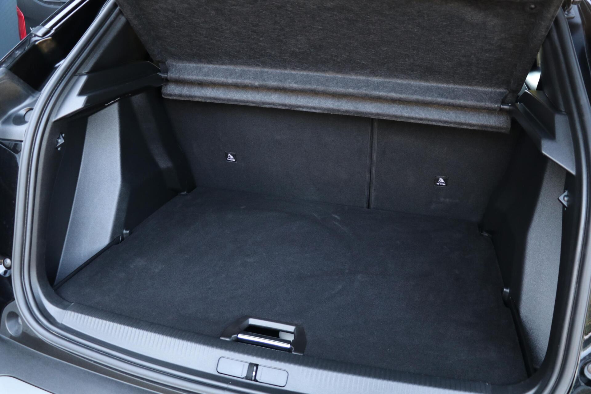 Foto van Peugeot E-2008