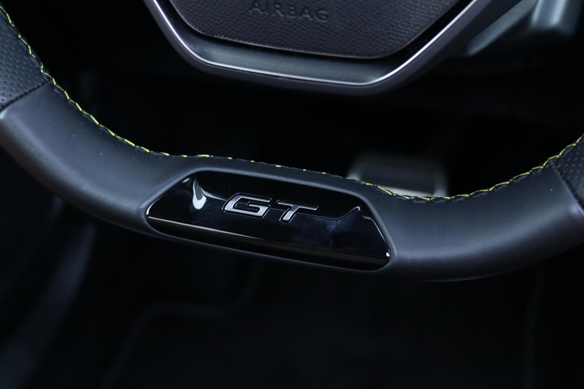 Foto van Peugeot E-2008