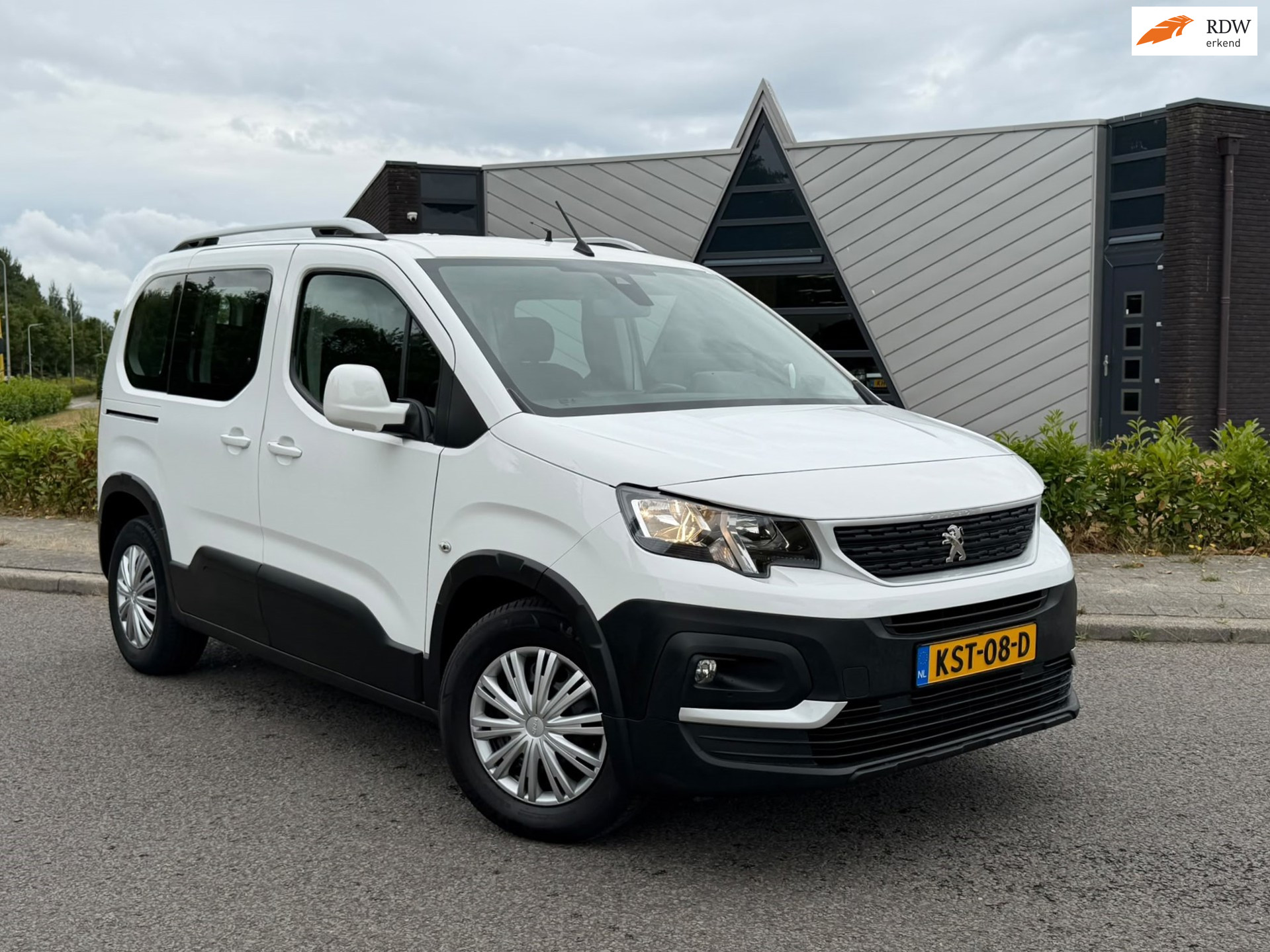 Peugeot Rifter 1.2 Puretech Active 2019 - voorkant