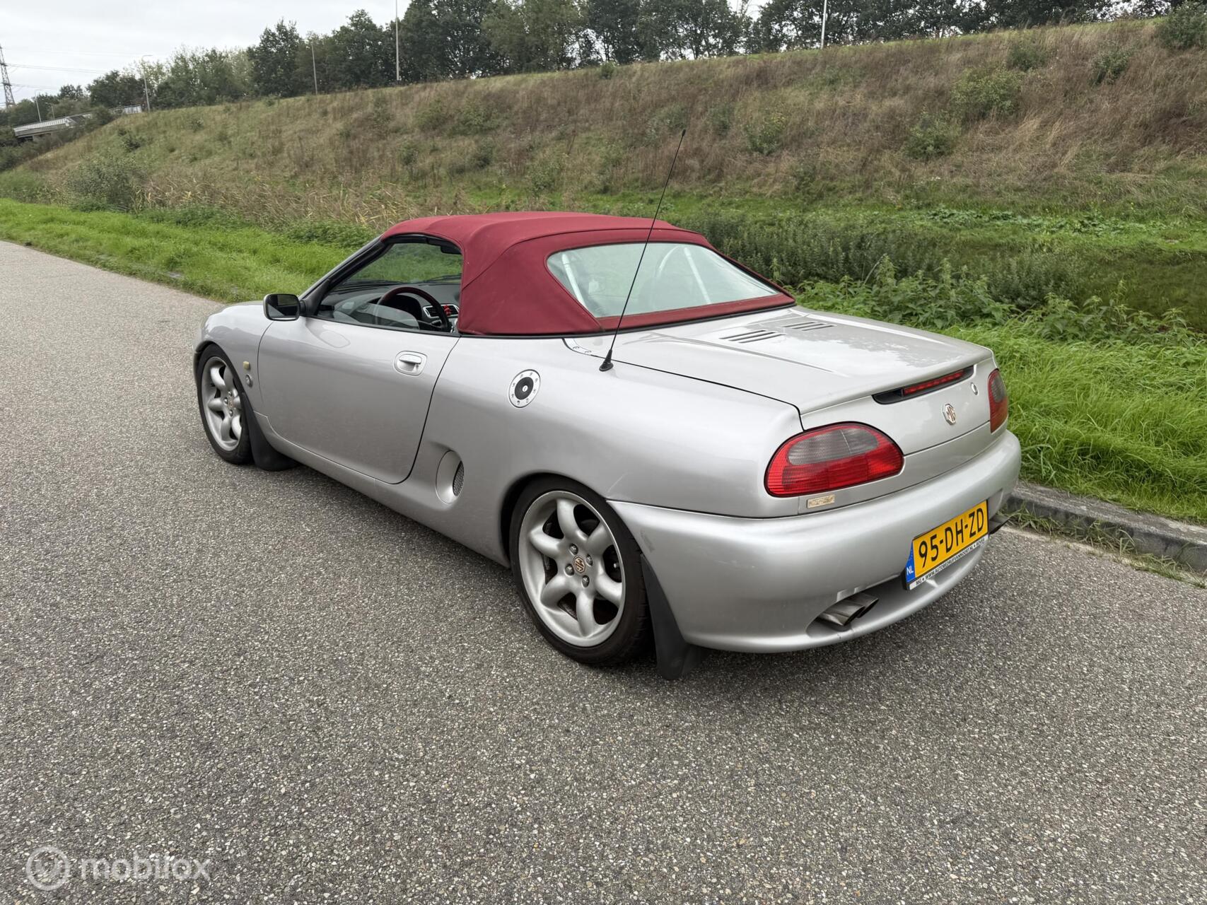 Foto van MG MGF