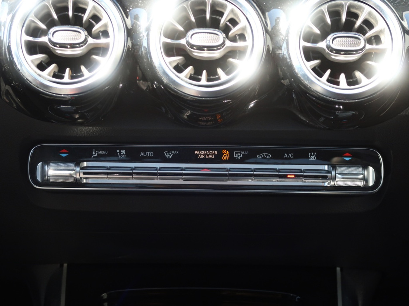 Foto van Mercedes-Benz Eqb