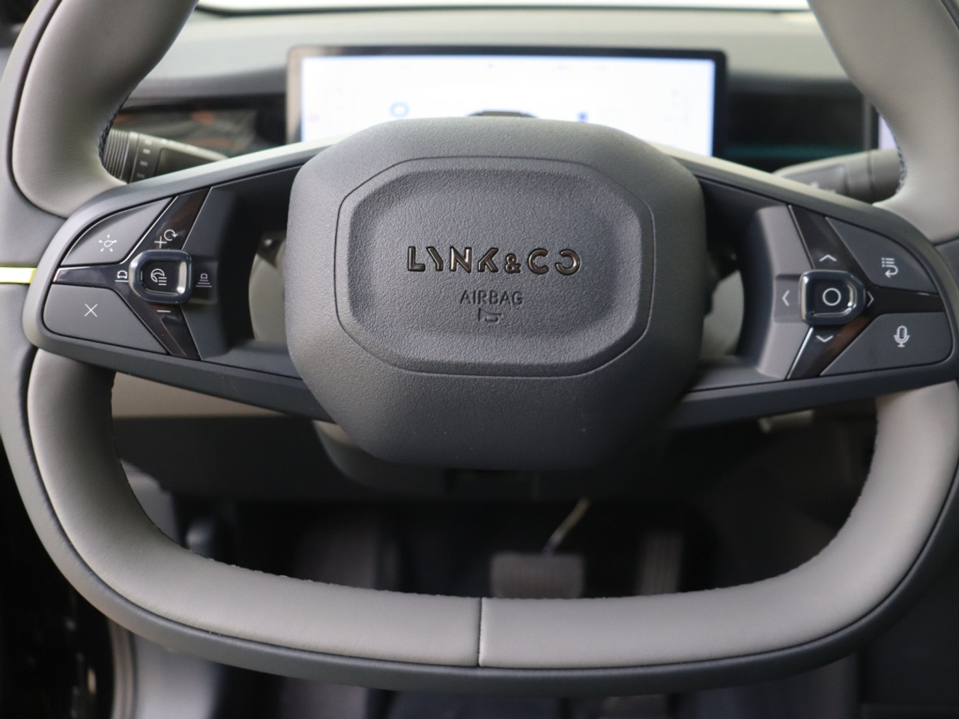 Foto van LYNK & Co 02