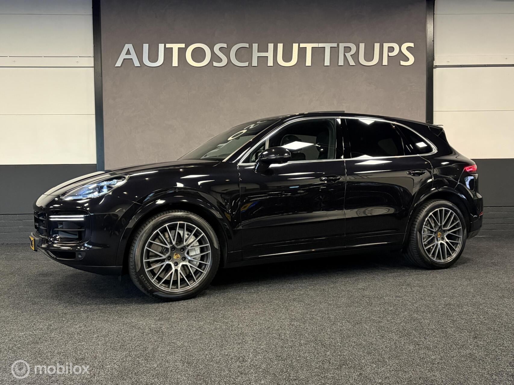 Porsche Cayenne 4.0 Turbo BURMESTER / SOFTCLOSE / TR.HAAK / SPORTCHRONO / DEALER O.H. / STOELKOELING / STOELVERW. / 2018 - voorkant