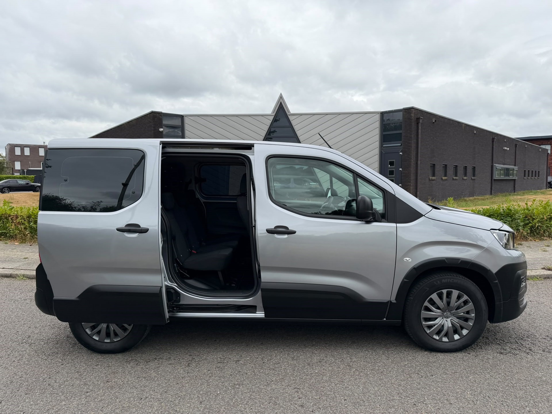 Foto van Peugeot E-rifter