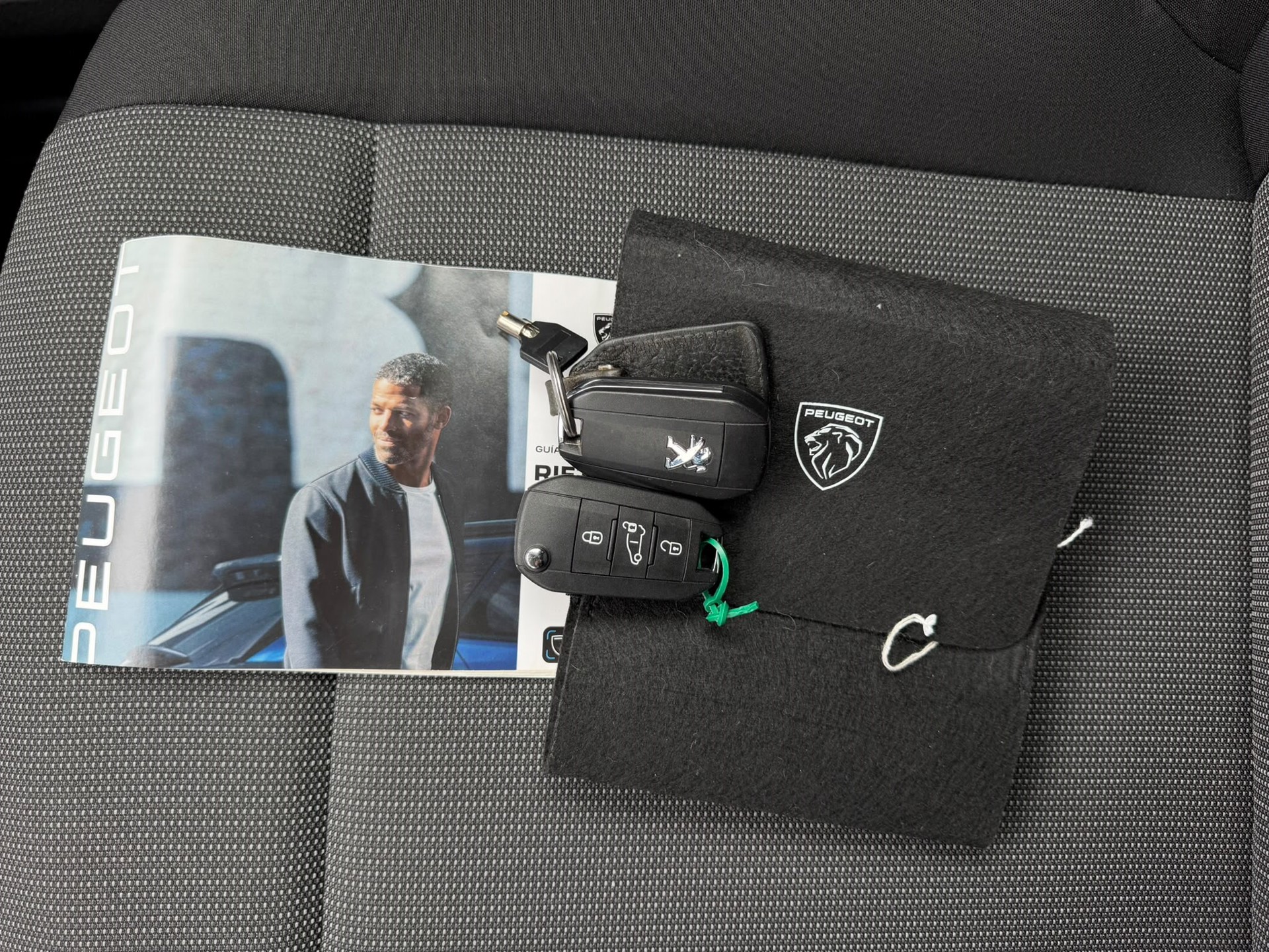 Foto van Peugeot E-rifter