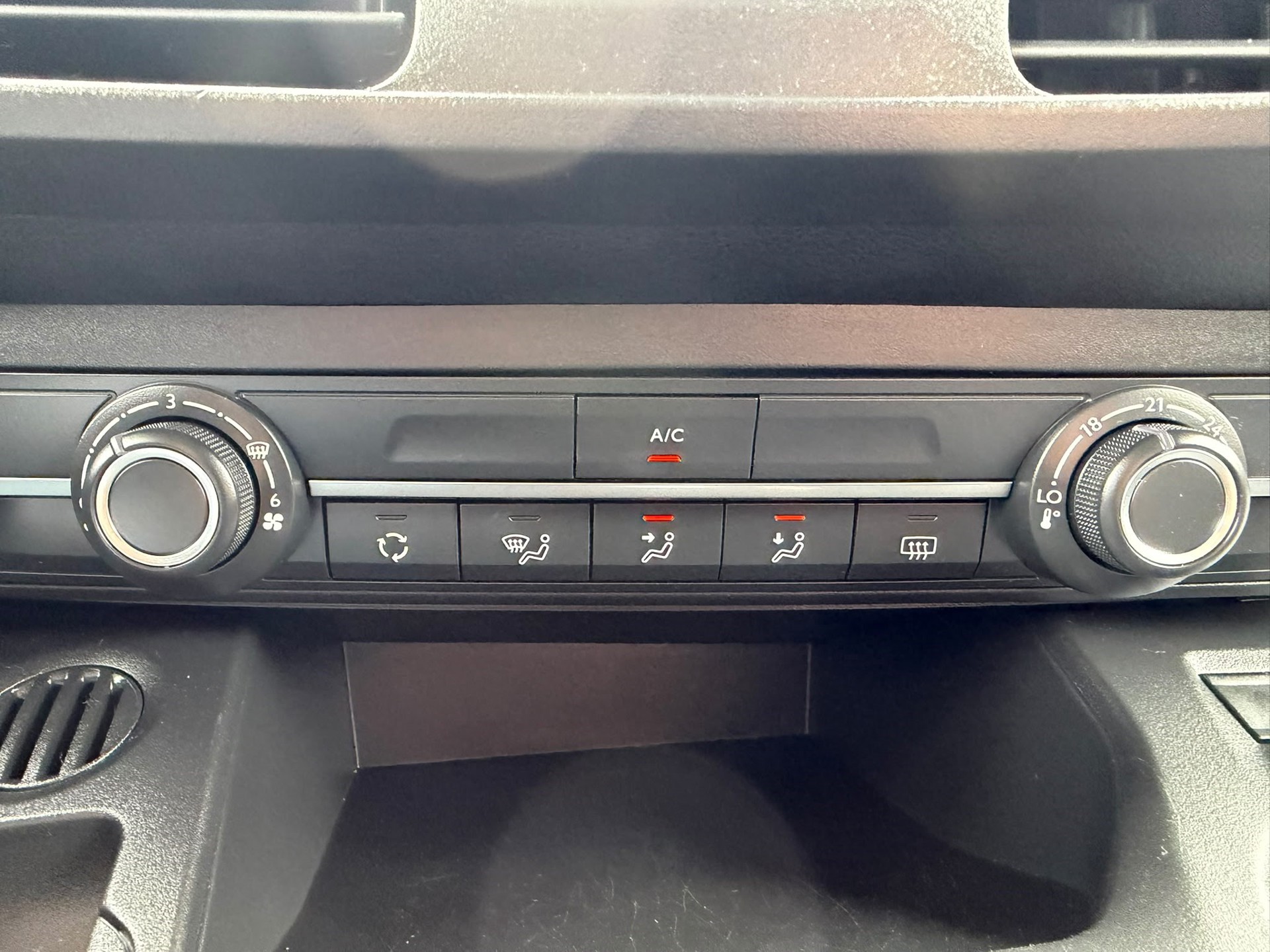 Foto van Peugeot E-rifter
