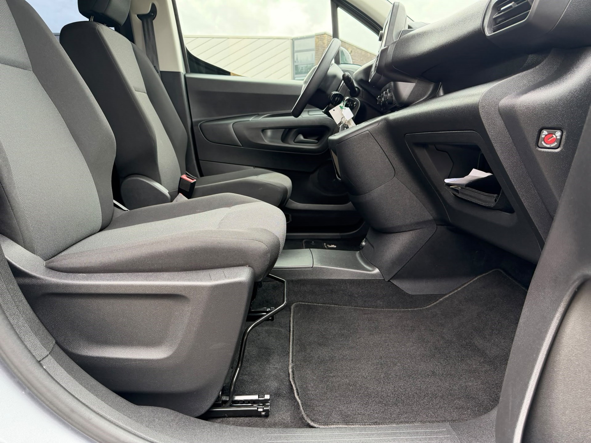 Foto van Peugeot E-rifter