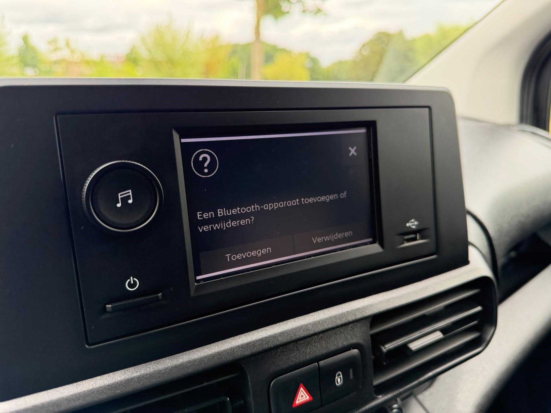 Foto van Peugeot E-rifter