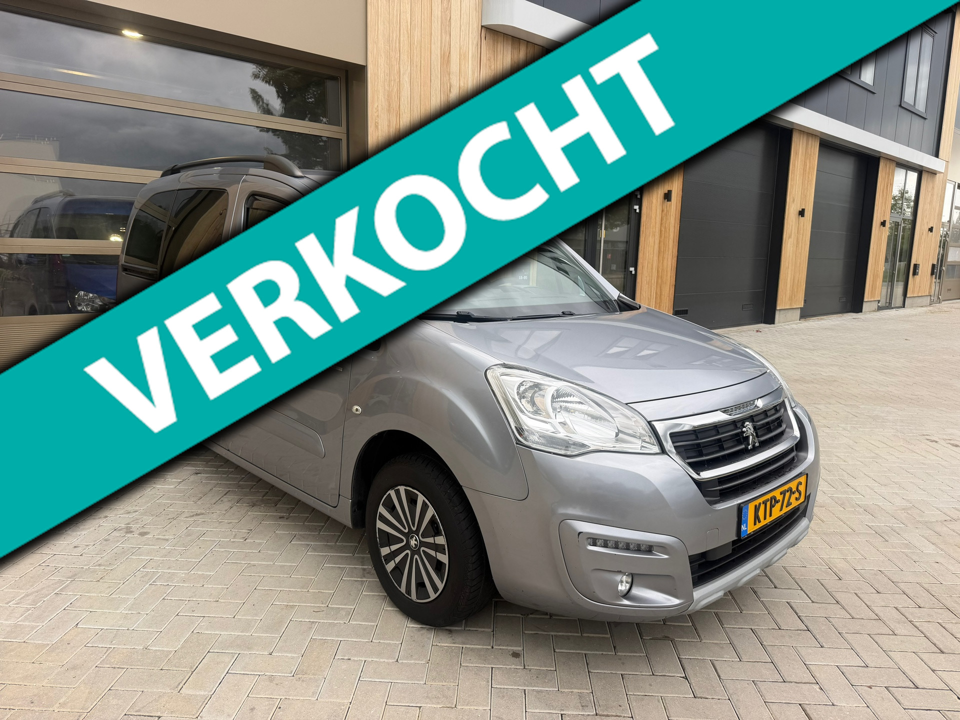 Peugeot Partner Tepee 1.2 PureTech Allure 5drs|Airco|NAVI|Cruise controle|Trekhaak|Nieuwe APK 2018 - voorkant