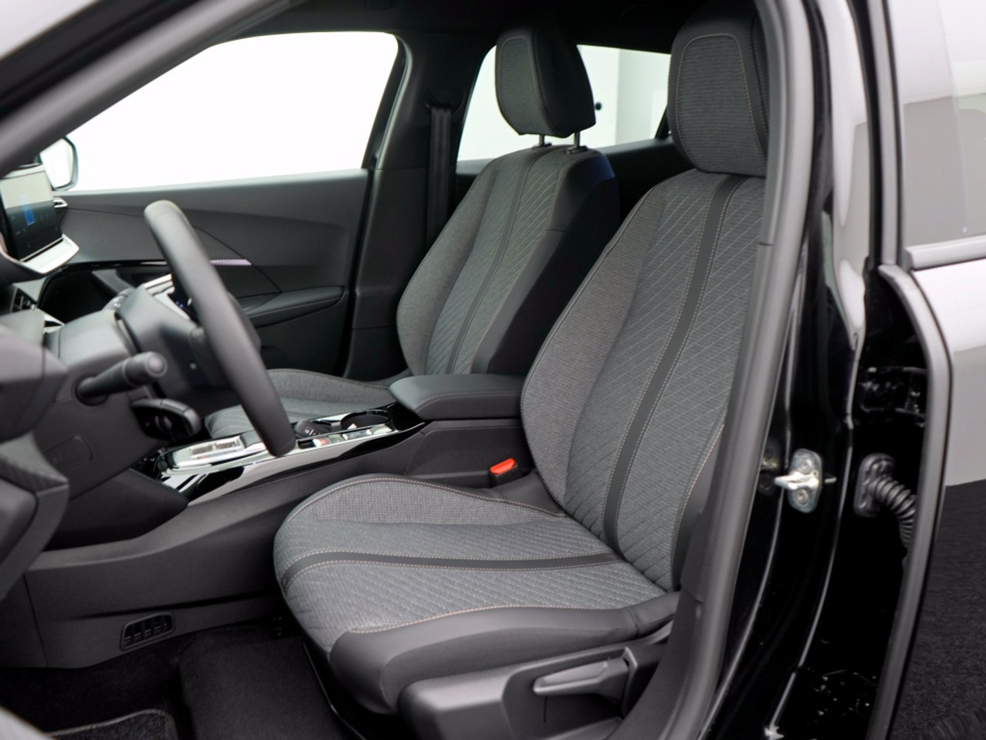 Foto van Peugeot E-2008